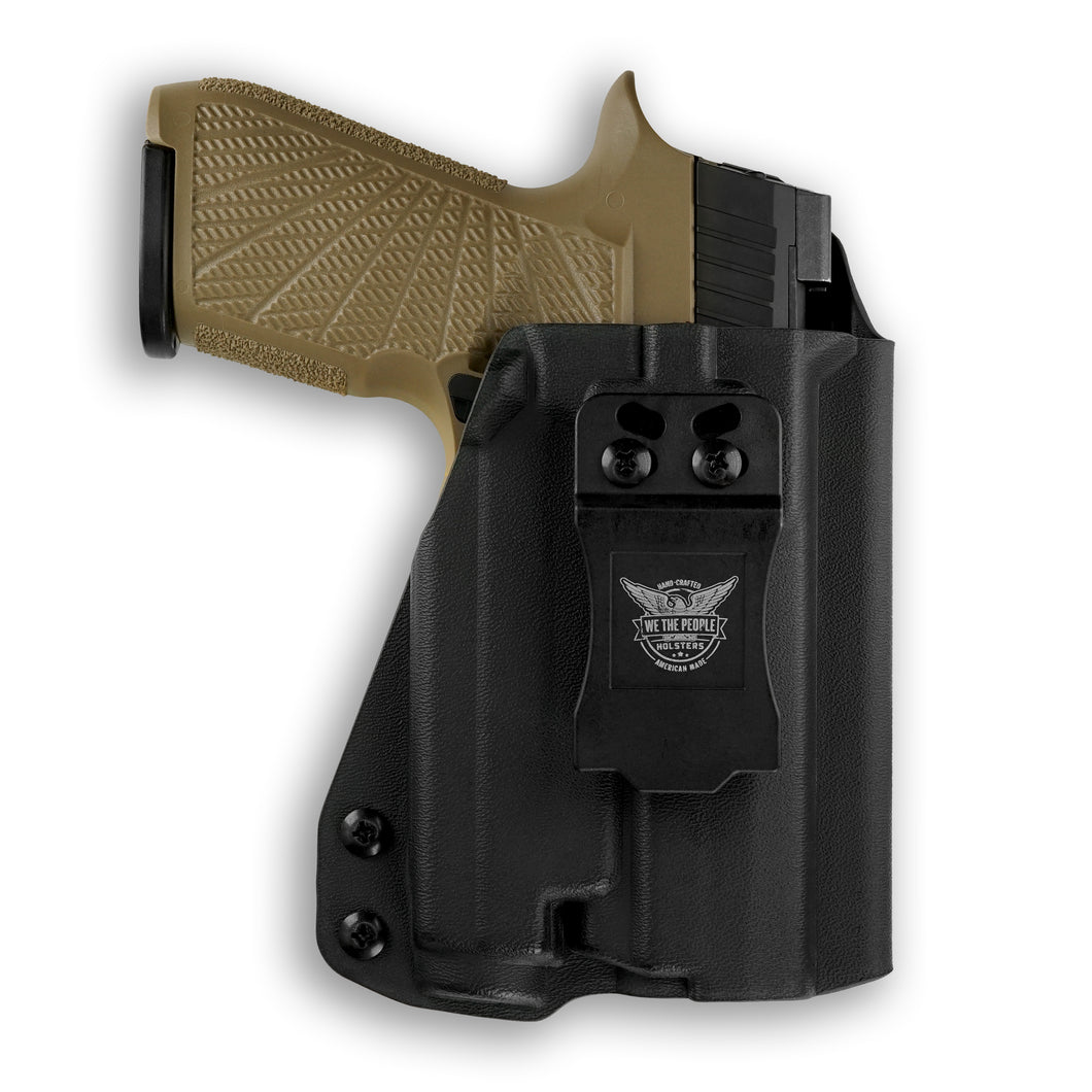 Sig Sauer P320-XCompact Wilson Combat Grip WCP320 with Olight Baldr S Light IWB Holster